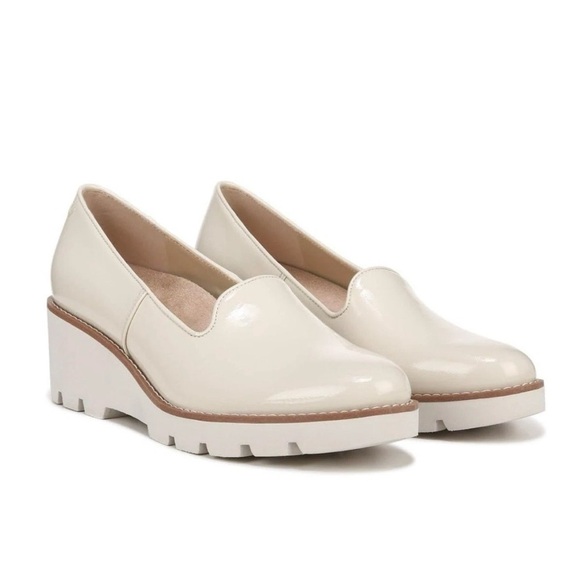Vionic Shoes - Vionic Womens 9.5  Aster Willa Wedge Ivory Patent Leather  Arch Support